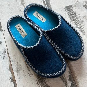 Täōs Clogs